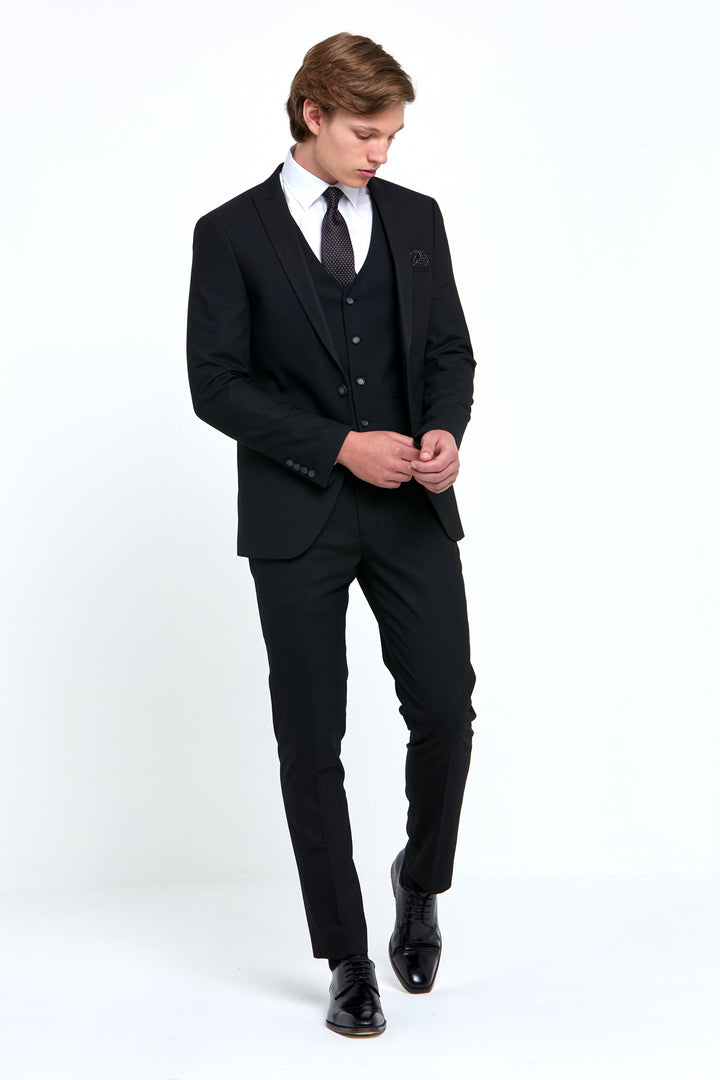 Benetti Antoine Black 3 Piece Suit €275 image 5