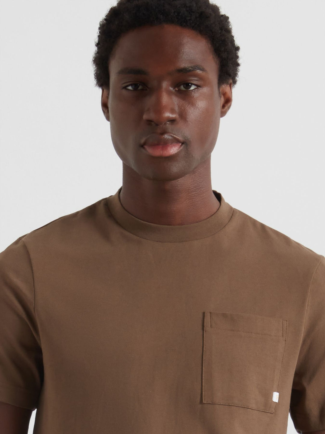 Farah Stacy Pocket T-Shirt In Clove Brown