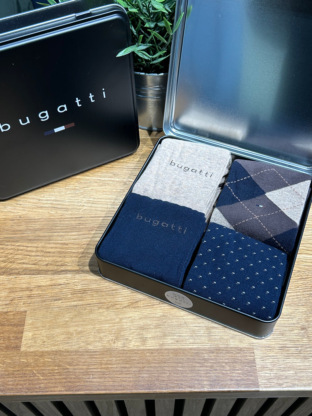 Bugatti 4 Pack Sock's Gift Tin