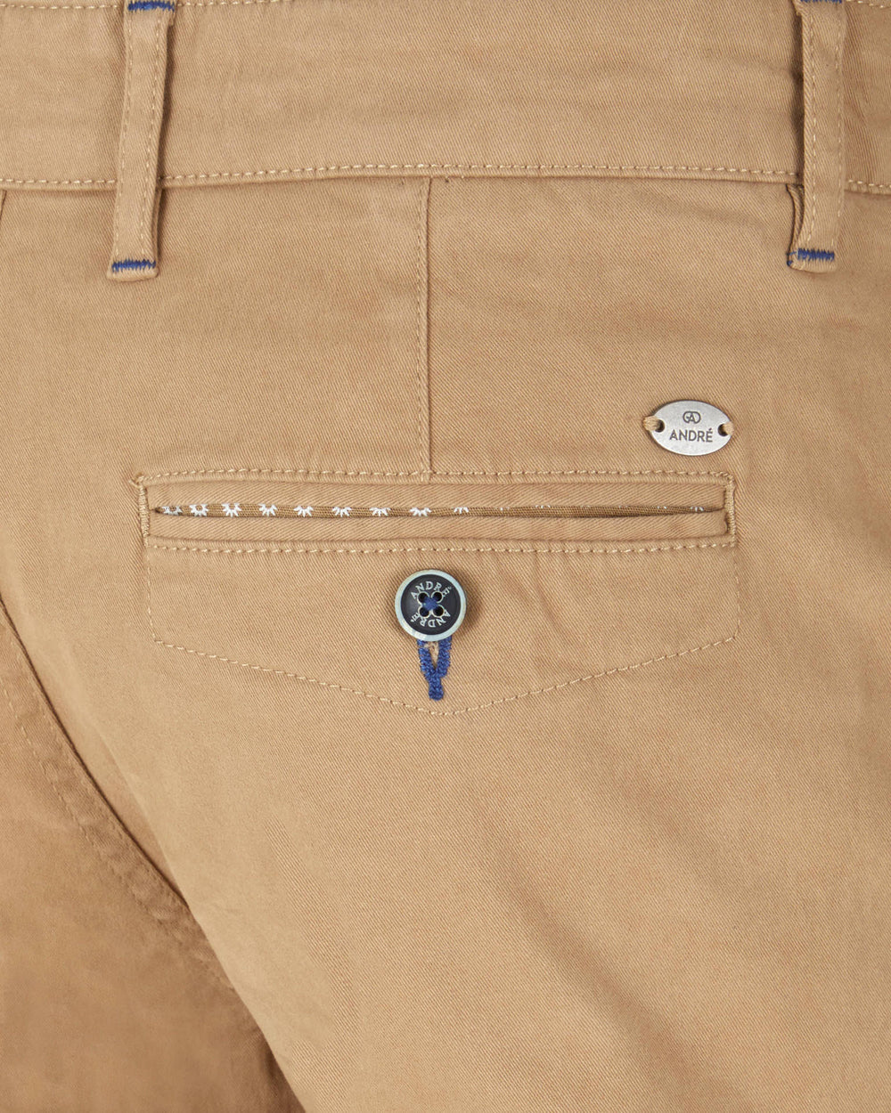 Andre Lucas Chino Camel